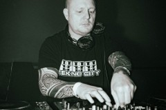 teknobox-05-04-49
